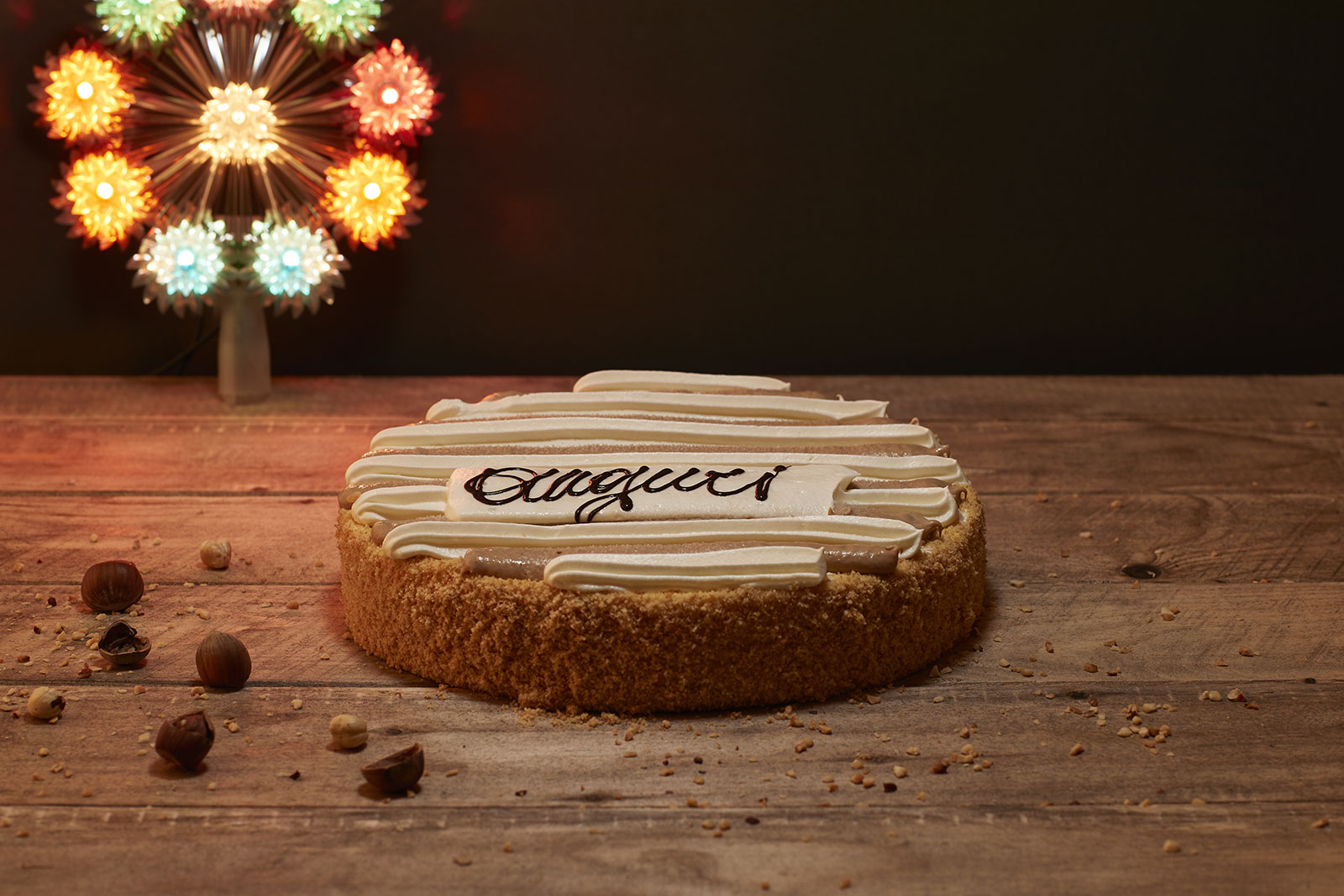 Torta nocciola auguri
